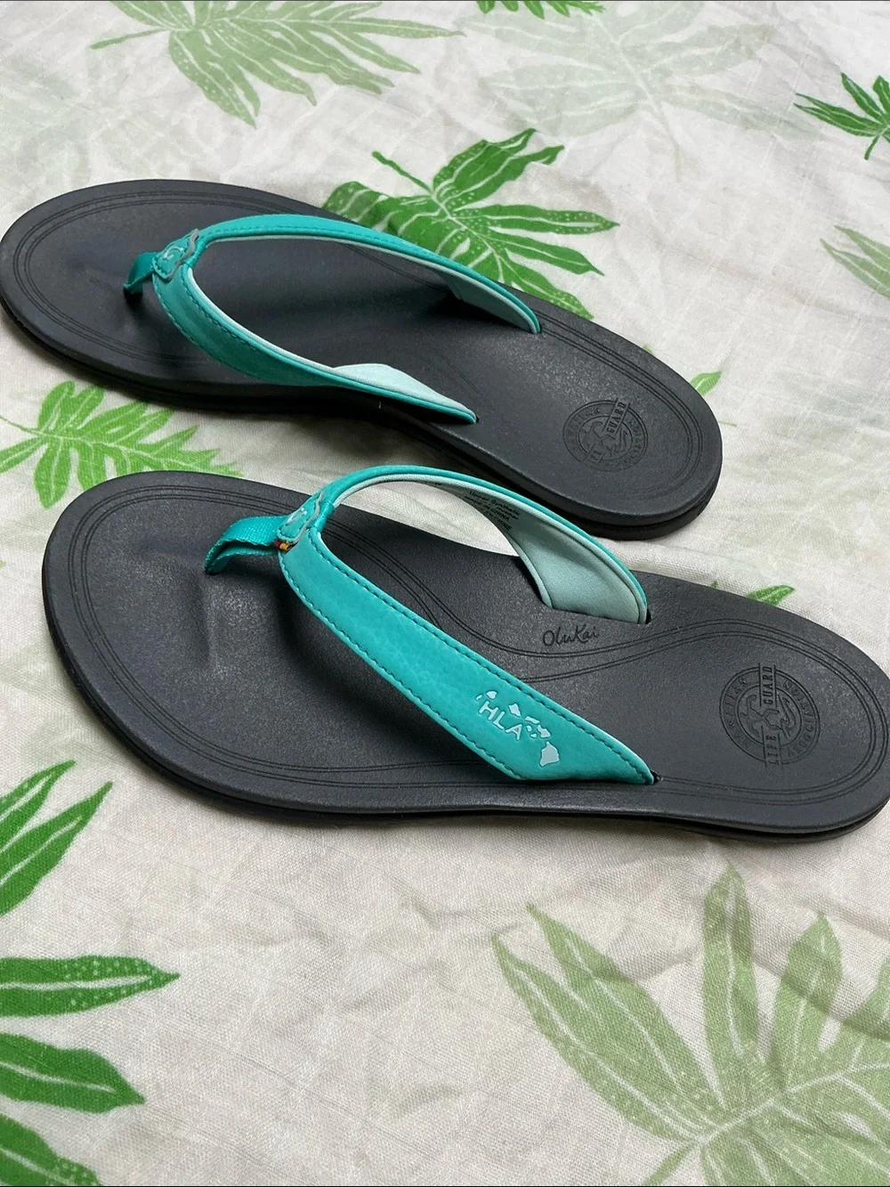 Olukai womens Hawaii lifeguard association punua kia’i slippers/ sandals. Size 7
